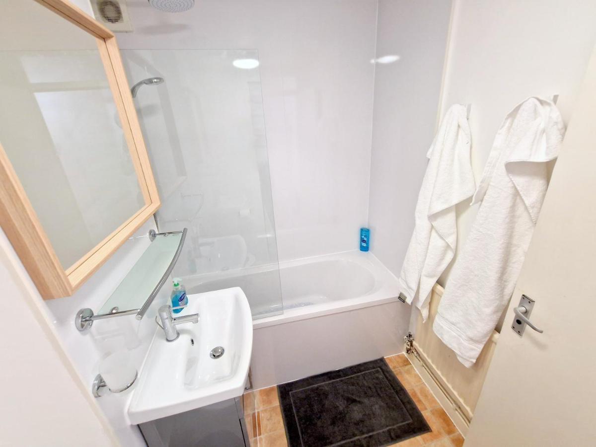Flat In Battersea, 5 Minutes From Clapham Junction Station Apartment London Exterior photo