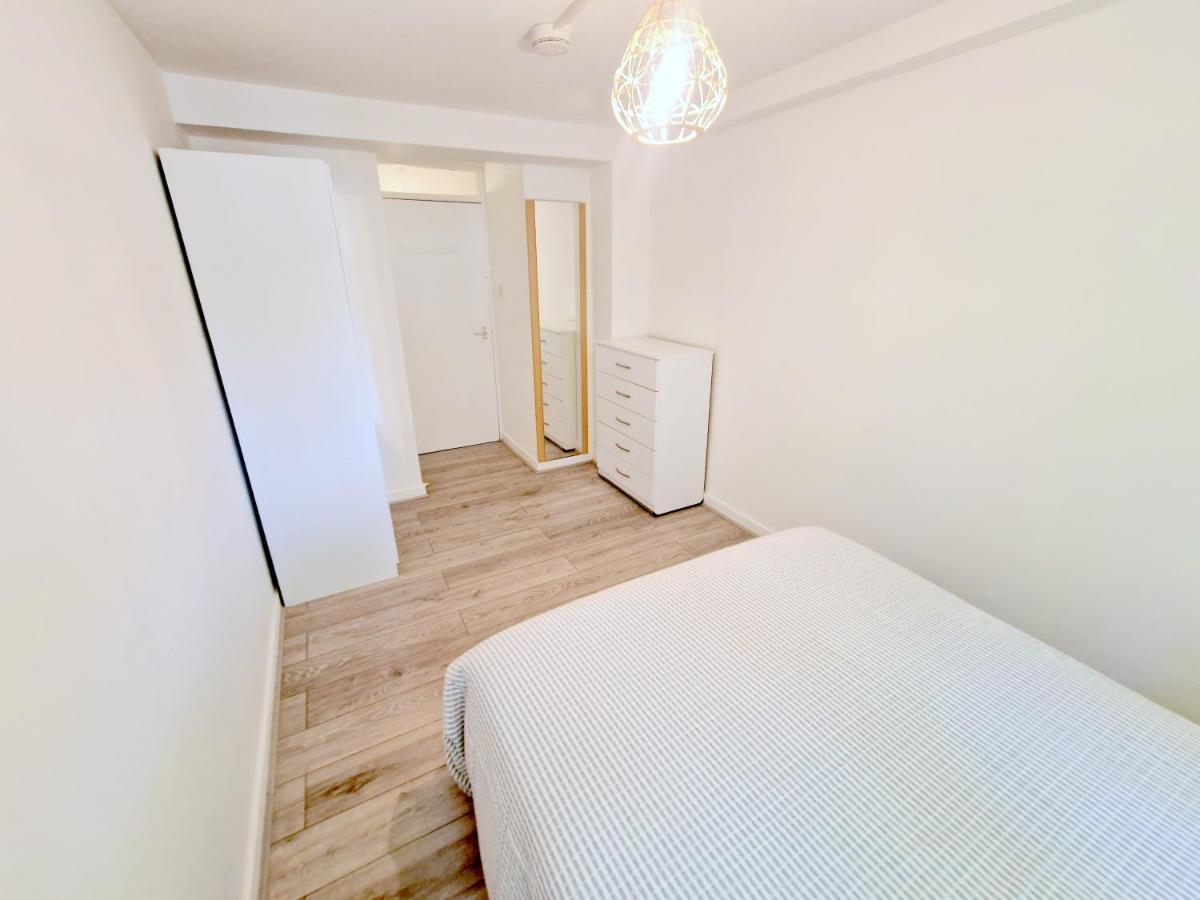 Flat In Battersea, 5 Minutes From Clapham Junction Station Apartment London Exterior photo